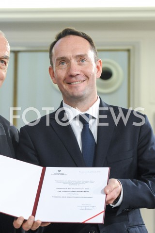  24.10.2019 WARSZAWA<br />
UROCZYSTOSC WRECZENIA NOMINACJI POSLOM IX KADENCJI<br />
N/Z TOMASZ SZYMANSKI<br />
 