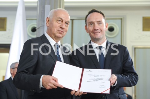  24.10.2019 WARSZAWA<br />
UROCZYSTOSC WRECZENIA NOMINACJI POSLOM IX KADENCJI<br />
N/Z TOMASZ SZYMANSKI<br />
 