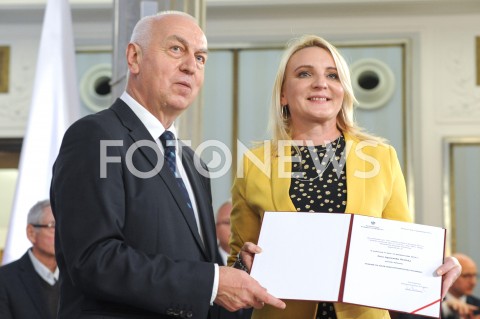  24.10.2019 WARSZAWA<br />
UROCZYSTOSC WRECZENIA NOMINACJI POSLOM IX KADENCJI<br />
N/Z AGNIESZKA SCIGAJ<br />
 