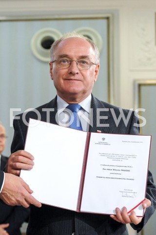  24.10.2019 WARSZAWA<br />
UROCZYSTOSC WRECZENIA NOMINACJI POSLOM IX KADENCJI<br />
N/Z ADAM SNIEZEK<br />
 