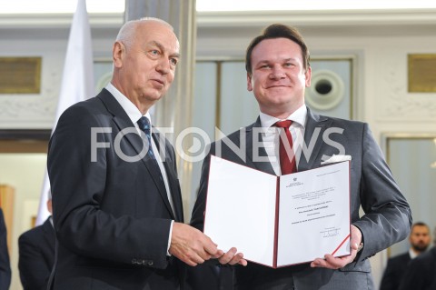  24.10.2019 WARSZAWA<br />
UROCZYSTOSC WRECZENIA NOMINACJI POSLOM IX KADENCJI<br />
N/Z DOMINIK TARCZYNSKI<br />
 