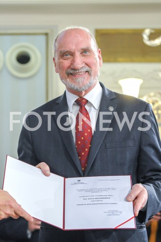  24.10.2019 WARSZAWA<br />
UROCZYSTOSC WRECZENIA NOMINACJI POSLOM IX KADENCJI<br />
N/Z ANTONI MACIEREWICZ<br />
 