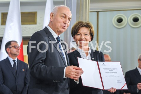  24.10.2019 WARSZAWA<br />
UROCZYSTOSC WRECZENIA NOMINACJI POSLOM IX KADENCJI<br />
N/Z MARLENA MALAG<br />
 