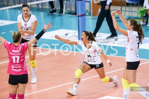  26.10.2019 RZESZOW <br />
SIATKOWKA <br />
LIGA SIATKOWKI KOBIET LSK 2019/2020 <br />
POLISH WOMEN'S VOLLEYBALL LEAGUE <br />
MECZ DEVELOPRES SKYRES RZESZOW - BANK POCZTOWY PALAC BYDGOSZCZ <br />
N/Z NATALIA VALENTIN - ANDERSON KATARZYNA ZAROSLINSKA - KROL RADOSC EMOCJE <br />
 