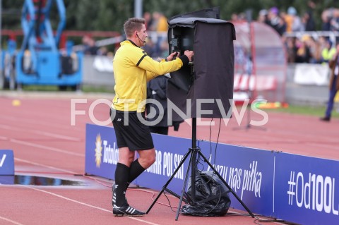  29.10.2019 RZESZOW  ( STADION CWKS RESOVIA ) <br />
PILKA NOZNA <br />
TOTOLOTEK PUCHAR POLSKI <br />
RUNDA 1/16 FINALU <br />
MECZ RESOVIA RZESZOW - LECH POZNAN <br />
N/Z SEDZIA VAR ZDJECIE ILUSTRACYJNE POWTORKA ILUSTRANT <br />
 