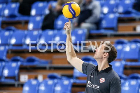  08.11.2019 RZESZOW <br />
SIATKOWKA <br />
LIGA SIATKOWKI KOBIET LSK 2019/2020 <br />
POLISH WOMEN VOLLEYBALL LEAGUE <br />
MECZ WISLA WARSZAWA - DEVELOPRES SKYRES RZESZOW <br />
N/Z STEPHANE ANTIGA - I TRENER ( HEAD COACH ) SYLWETKA ROLLING FINGER<br />
 