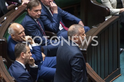  12.11.2019 WARSZAWA SEJM<br />
INAUGURACYJNE POSIEDZENIE IX KADENCJI SEJMU<br />
N/Z GRZEGORZ SCHETYNA SLUBOWANIE ZBIGNIEW ZIOBRO WLADYSLAW KOSINIAK KAMYSZ JANUSZ KORWIN MIKKE<br />
 