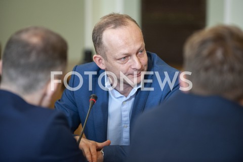  14.11.2019 WARSZAWA SEJM<br />
DZIEN W SEJMIE<br />
N/Z PAWEL OLSZEWSKI KOMISJA INFRASTRUKTURY<br />
 