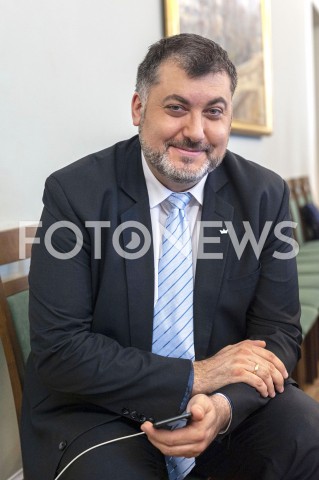  14.11.2019 WARSZAWA SEJM<br />
DZIEN W SEJMIE<br />
N/Z ARTUR DZIAMBOR<br />
 