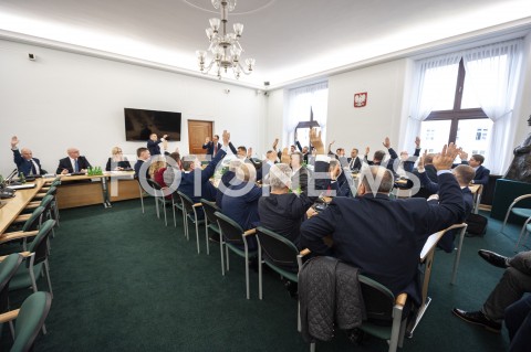  14.11.2019 WARSZAWA SEJM<br />
DZIEN W SEJMIE<br />
N/Z KOMISJA OBRONY NARODOWEJ GLOSOWANIE<br />
 