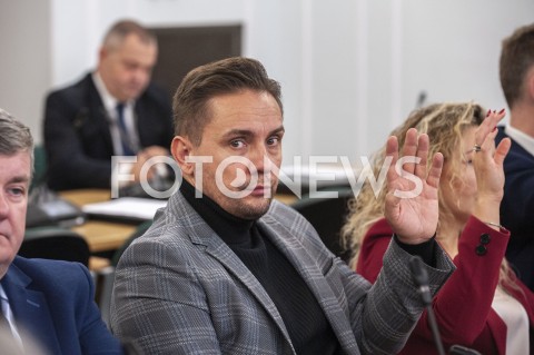  14.11.2019 WARSZAWA SEJM<br />
DZIEN W SEJMIE<br />
KOMISJA OBRONY NARODOWEJ<br />
N/Z PAWEL KRUTUL<br />
 