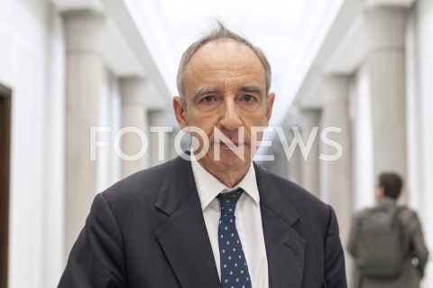  14.11.2019 WARSZAWA SEJM<br />
DZIEN W SEJMIE<br />
N/Z WLADYSLAW TEOFIL BARTOSZEWSKI<br />
 