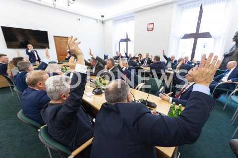  14.11.2019 WARSZAWA SEJM<br />
KOMISJA OBRONY NARODOWEJ<br />
N/Z GLOSOWANIE<br />
 