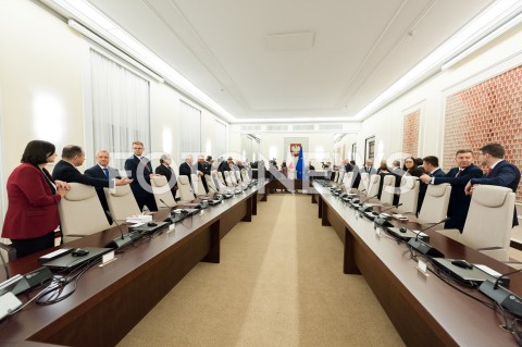  15.11.2019 WARSZAWA <br />
PIERWSZE POSIEDZENIE RADY MINISTROW <br />
INAUGURACYJNE POSIEDZENIE RZADU <br />
N/Z MINISTROWIE SALA POSIEDZEN WIDOK VIEW <br />
 