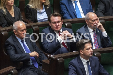  19.11.2019 WARSZAWA SEJM<br />
POSIEDZENIE SEJMU<br />
EXPOSE<br />
N/Z KRZYSZTOF TCHORZEWSKI DOMINIK TARCZYNSKI <br />
 