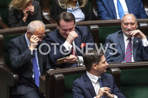  19.11.2019 WARSZAWA SEJM<br />
POSIEDZENIE SEJMU<br />
EXPOSE<br />
N/Z DOMINIK TARCZYNSKI KRZYSZTOF TCHORZEWSKI ANTONI MACIEREWICZ <br />
 