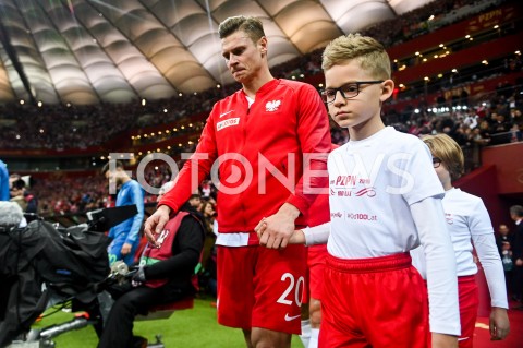  19.11.2019 WARSZAWA<br />
PILKA NOZNA - KWALIFIKACJE UEFA EURO 2020<br />
FOOTBALL UEFA EURO 2020 QUALIFIERS<br />
MECZ POLSKA (POLAND) - SLOWENIA (SLOVENIA)N/Z LUKASZ PISZCZEK SYLWETKA<br />
 