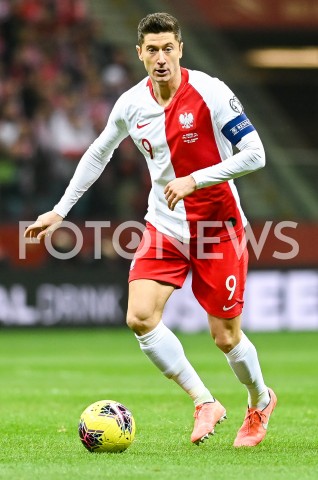  19.11.2019 WARSZAWA<br />
PILKA NOZNA - KWALIFIKACJE UEFA EURO 2020<br />
FOOTBALL UEFA EURO 2020 QUALIFIERS<br />
MECZ POLSKA (POLAND) - SLOWENIA (SLOVENIA<br />
N/Z ROBERT LEWANDOWSKI SYLWETKA<br />
 