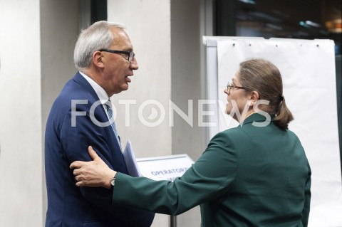  20.11.2019 WARSZAWA SEJM<br />
POSIEDZENIE KOMISJI SPRAWIEDLIWOSCI I PRAW CZLOWIEKA<br />
N/Z KRYSTYNA PAWLOWICZ KAZIMIERZ SMOLINSKI<br />
 