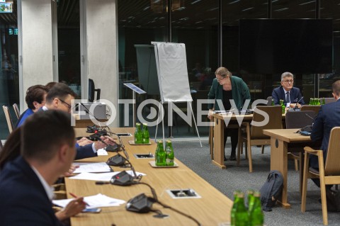  20.11.2019 WARSZAWA SEJM<br />
POSIEDZENIE KOMISJI SPRAWIEDLIWOSCI I PRAW CZLOWIEKA<br />
N/Z KRYSTYNA PAWLOWICZ STANISLAW PIOTROWICZ KOMISJA<br />
 