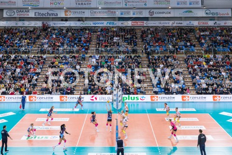  25.11.2019 RZESZOW <br />
SIATKOWKA <br />
LIGA SIATKOWKI KOBIET LSK 2019/2020 <br />
POLISH WOMEN VOLLEYBALL LEAGUE <br />
MECZ DEVELOPRES SKYRES RZESZOW - GRUPA AZOTY CHEMIK POLICE <br />
N/Z PELNA HALA PODPROMIE KIBICE WIDOK VIEW <br />
 