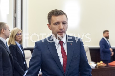  26.11.2019 WARSZAWA<br />
POSIEDZENIE RADY MINISTROW<br />
N/Z LUKASZ SCHREIBER<br />
 