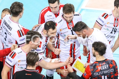  15.12.2019 RZESZOW <br />
SIATKOWKA MEZCZYZN <br />
PLUSLIGA SEZON 2019/2020 <br />
PLUS LIGA POLISH MEN VOLLEYBALL LEAGUE <br />
MECZ ASSECO RESOVIA - ALURON VIRTU CMC ZAWIERCIE <br />
N/Z GRZEGORZ KOSOK PIOTR GRUSZKA - I TRENER ( HEAD COACH ) BARTLOMIEJ KRULICKI MARCIN KOMENDA <br />
 