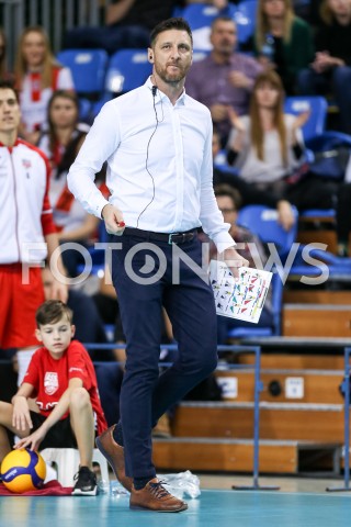  15.12.2019 RZESZOW <br />
SIATKOWKA MEZCZYZN <br />
PLUSLIGA SEZON 2019/2020 <br />
PLUS LIGA POLISH MEN VOLLEYBALL LEAGUE <br />
MECZ ASSECO RESOVIA - ALURON VIRTU CMC ZAWIERCIE <br />
N/Z PIOTR GRUSZKA - I TRENER ( HEAD COACH ) SYLWETKA <br />
 