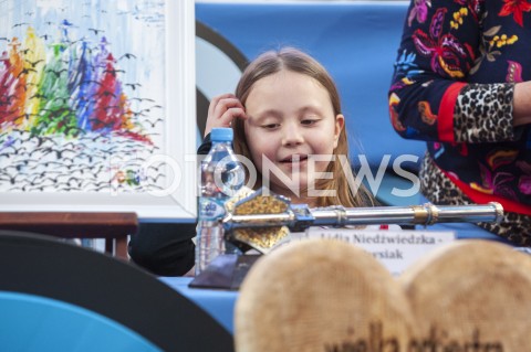  12.01.2020 WARSZAWA <br />
28. FINAL WIELKIEJ ORKIESTRY SWIATECZNEJ POMOCY W WARSZAWIE <br />
N/Z WNUCZKA JERZEGO OWSIAKA MAJA ZUZIA<br />
 