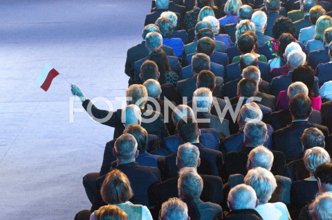  15.02.2020 WARSZAWA<br />
KONWENCJA WYBORCZA ANDRZEJA DUDY<br />
N/Z UCZESTNICY WYDARZENIA ROZANIEC Z FLAGA<br />
 