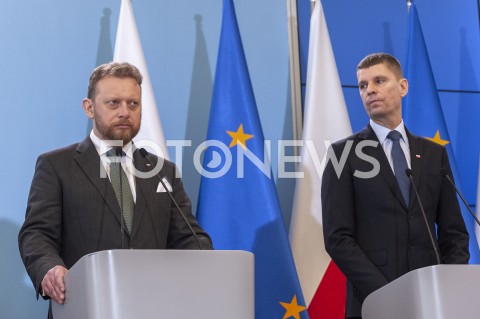  11.03.2020 WARSZAWA KPRM<br />
KONFERENCJA W KPRM NA TEMAT ZAMKNIECIA SZKOL<br />
N/Z LUKASZ SZUMOWSKI DARIUSZ PIONTKOWSKI<br />
 