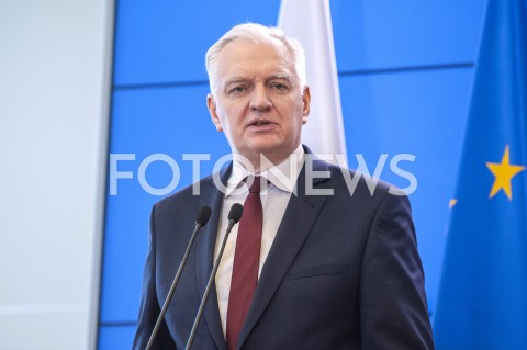  11.03.2020 WARSZAWA KPRM<br />
KONFERENCJA W KPRM NA TEMAT ZAMKNIECIA SZKOL<br />
N/Z JAROSLAW GOWIN<br />
 