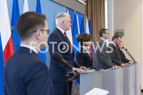  11.03.2020 WARSZAWA KPRM<br />
KONFERENCJA W KPRM NA TEMAT ZAMKNIECIA SZKOL<br />
N/Z JAROSLAW GOWIN MARLENA MALAG PREMIER MATEUSZ MORAWIECKI LUKASZ SZUMOWSKI DARIUSZ PIONTKOWSKI PIOTR GLINSKI<br />
 