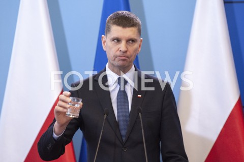  11.03.2020 WARSZAWA KPRM<br />
KONFERENCJA W KPRM NA TEMAT ZAMKNIECIA SZKOL<br />
N/Z DARIUSZ PIONTKOWSKI<br />
 