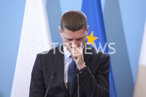  11.03.2020 WARSZAWA KPRM<br />
KONFERENCJA W KPRM NA TEMAT ZAMKNIECIA SZKOL<br />
N/Z DARIUSZ PIONTKOWSKI KASZLE<br />
 