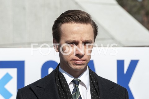  18.03.2020 WARSZAWA<br />
KONFERENCJA KRZYSZTOFA BOSAKA<br />
ZLOZENIE PODPISOW POPARCIA W PKW<br />
N/Z KRZYSZTOF BOSAK<br />
 