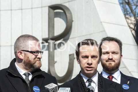  18.03.2020 WARSZAWA<br />
KONFERENCJA KRZYSZTOFA BOSAKA<br />
ZLOZENIE PODPISOW POPARCIA W PKW<br />
N/Z KRZYSZTOF BOSAK GRZEGORZ BRAUN WITOLD TUMANOWICZ <br />
 