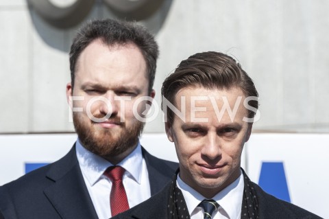  18.03.2020 WARSZAWA<br />
KONFERENCJA KRZYSZTOFA BOSAKA<br />
ZLOZENIE PODPISOW POPARCIA W PKW<br />
N/Z KRZYSZTOF BOSAK WITOLD TUMANOWICZ<br />
 