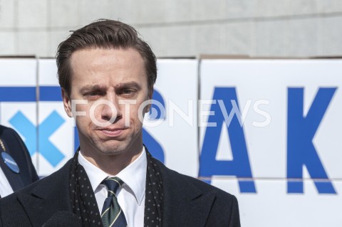  18.03.2020 WARSZAWA<br />
KONFERENCJA KRZYSZTOFA BOSAKA<br />
ZLOZENIE PODPISOW POPARCIA W PKW<br />
N/Z KRZYSZTOF BOSAK<br />
 