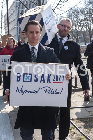  18.03.2020 WARSZAWA<br />
KONFERENCJA KRZYSZTOFA BOSAKA<br />
ZLOZENIE PODPISOW POPARCIA W PKW<br />
N/Z KRZYSZTOF BOSAK GRZEGORZ BRAUN<br />
 
