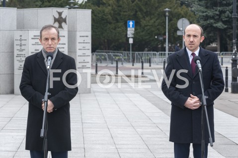  31.03.2020 WARSZAWA<br />
KONFERENCJA TOMASZA GRODZKIEGO I BORYSA BUDKI<br />
N/Z BORYS BUDKA TOMASZ GRODZKI<br />
 