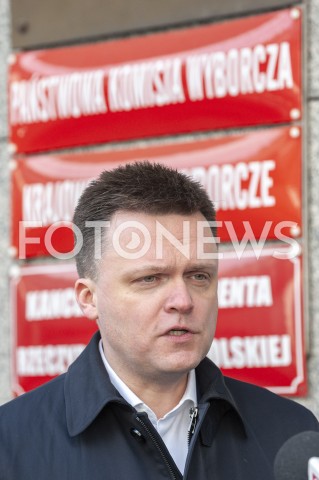  31.03.2020 WARSZAWA<br />
KONFERENCJA SZYMONA HOLOWNI W WARSZAWIE<br />
N/Z SZYMON HOLOWNIA PKW PANSTWOWA KOMISJA WYBORCZA KRAJOWE BIURO WYBORCZE KANCELARIA PREZYDENTA<br />
 