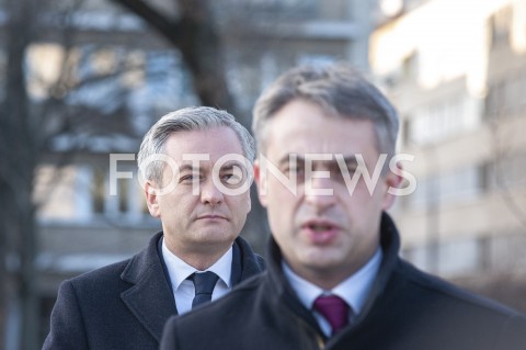  31.03.2020 WARSZAWA<br />
KONFERENCJA LEWICY<br />
N/Z ROBERT BIEDRON KRZYSZTOF GAWKOWSKI<br />
 