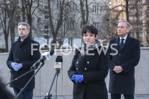  31.03.2020 WARSZAWA<br />
KONFERENCJA LEWICY<br />
N/Z ROBERT BIEDRON ANNA MARIA ZUKOWSKA KRZYSZTOF GAWKOWSKI<br />
 