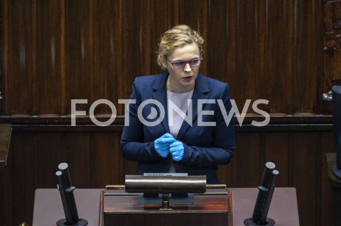  06.04.2020 WARSZAWA SEJM<br />
POSIEDZENIE SEJMU<br />
TEMATEM POSIEDZENIA M.IN. GLOSOWANIE KORESPONDENCYJNE W WYBORACH PREZYDENCKICH<br />
N/Z BARBARA NOWACKA<br />
 