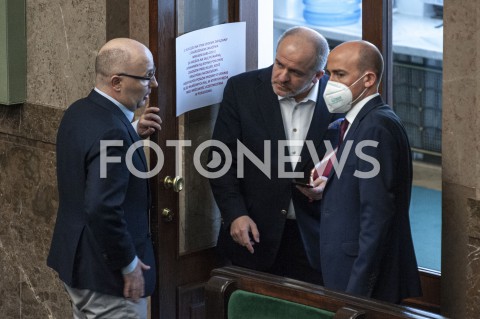  06.04.2020 WARSZAWA SEJM<br />
POSIEDZENIE SEJMU<br />
TEMATEM POSIEDZENIA M.IN. GLOSOWANIE KORESPONDENCYJNE W WYBORACH PREZYDENCKICH<br />
N/Z BORYS BUDKA ROBERT KROPIWNICKI PAWEL KOWAL<br />
 