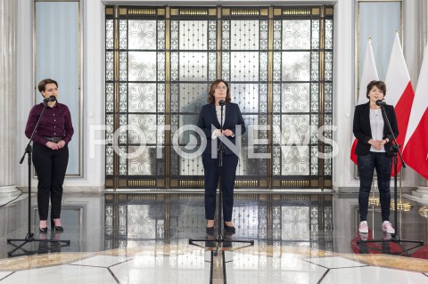  30.04.2020 WARSZAWA SEJM<br />
POSIEDZENIE SEJMU<br />
N/Z MALGORZATA KIDAWA BLONSKA MARZENA OKLA DREWNOWICZ MONIKA ROSA<br />
 