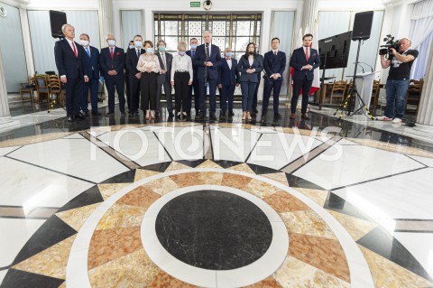  07.05.2020 WARSZAWA SEJM<br />
POSIEDZENIE SEJMU<br />
N/Z POROZUMIENIE JAROSLAW GOWIN JADWIGA EMILEWICZ MIECZYSLAW BASZKO KAMIL BORTNICZUK STANISLAW BUKOWIEC MICHAL CIESLAK ANNA DABROWSKA BANASZEK ANDRZEJ GUT MOSTOWY WIJCIECH MAKSYMOWICZ IWONA MICHALEK WOJCIECH MURDZEK MARCIN OCIEPA GRZEGORZ PIECHOWIAK MAGDALENA SROKA ANDRZEJ SOSNIERZ WLODZIMIERZ TOMASZEWSKI MICHAL WYPIJ JACEK ZALEK<br />
 