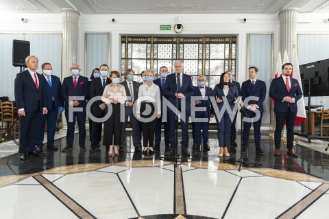  07.05.2020 WARSZAWA SEJM<br />
POSIEDZENIE SEJMU<br />
N/Z POROZUMIENIE JAROSLAW GOWIN JADWIGA EMILEWICZ MIECZYSLAW BASZKO KAMIL BORTNICZUK STANISLAW BUKOWIEC MICHAL CIESLAK ANNA DABROWSKA BANASZEK ANDRZEJ GUT MOSTOWY WIJCIECH MAKSYMOWICZ IWONA MICHALEK WOJCIECH MURDZEK MARCIN OCIEPA GRZEGORZ PIECHOWIAK MAGDALENA SROKA ANDRZEJ SOSNIERZ WLODZIMIERZ TOMASZEWSKI MICHAL WYPIJ JACEK ZALEK<br />
 