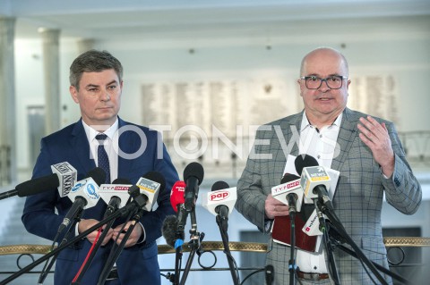  21.05.2020 WARSZAWA SENAT<br />
DZIEN W SENACIE<br />
N/Z JAN GRABIEC TOMASZ ZIMOCH<br />
 